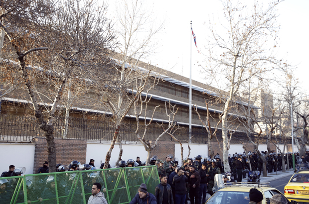 Иран ухапсио британског амбасадора: Напетости између Лондона и Техерана због кратког притварања високог дипломате